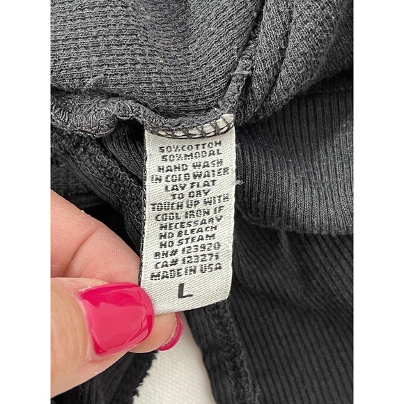 LaMade Women's Black Long Sleeve V-Neck Waffle Knit Top LARGE Athleisure - Picture 7 of 8